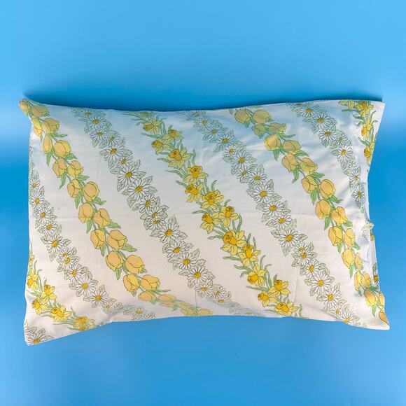 70s yellow floral pillowcase Monticello Cannon 1970s vintage - Picture 1 of 7